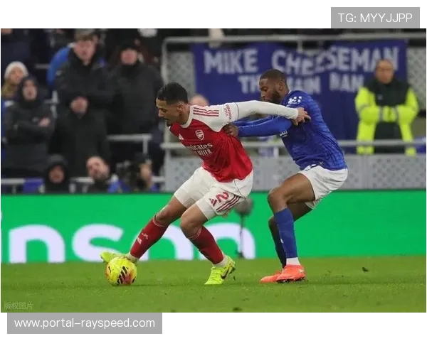 阿森纳1-0小胜埃弗顿，哲凯赖什制胜球助枪手重夺榜首